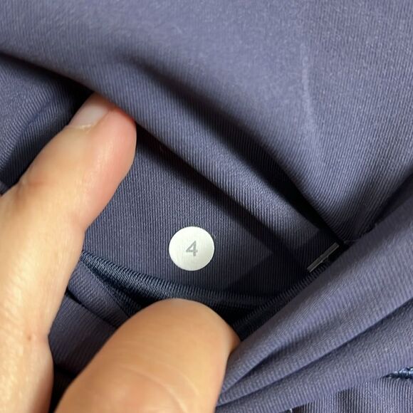 Lululemon Athletica Size 4 Icy Blue Gray Lattice Accent Active Leggings NWOT - Picture 4 of 7